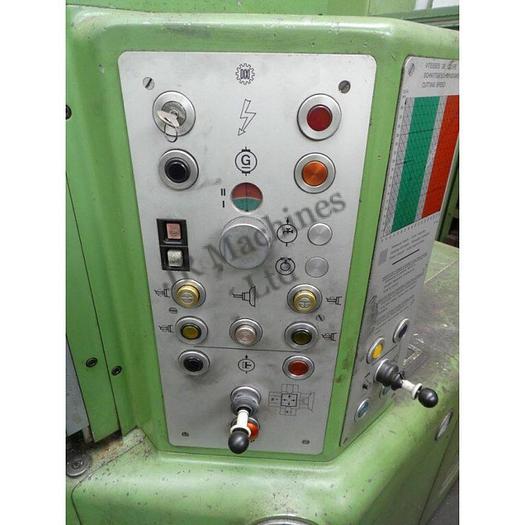 498562
